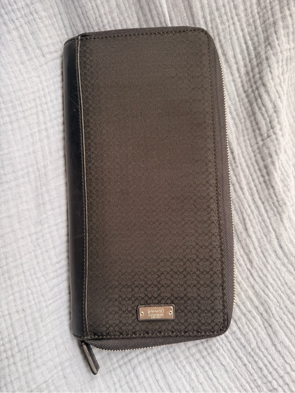 Vintage Coach Black Signature Zip-Around Wallet/Folio